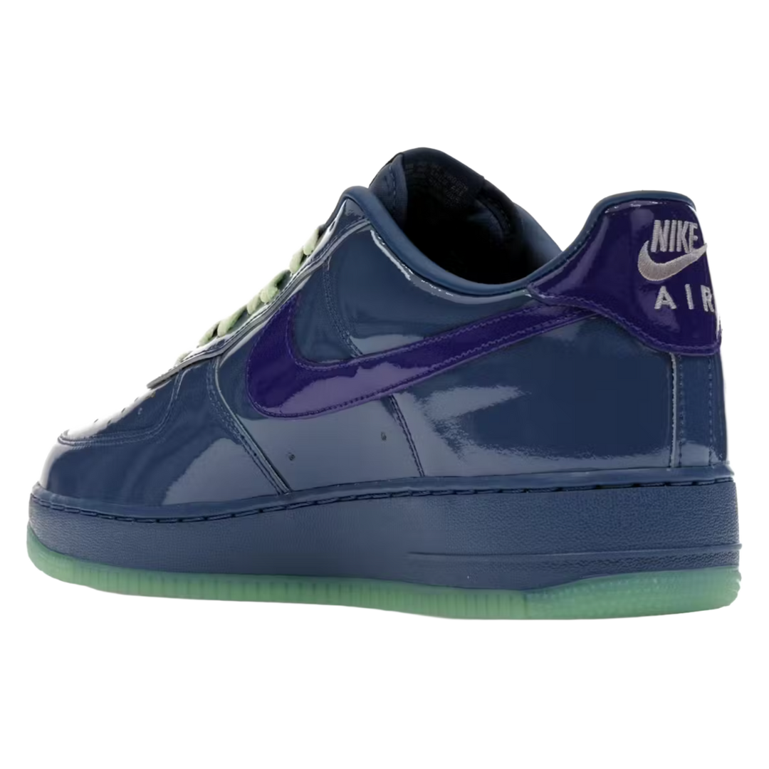 Nike Air Force 1 Low &