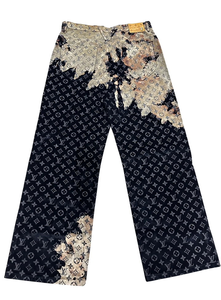 Louis Vuitton &