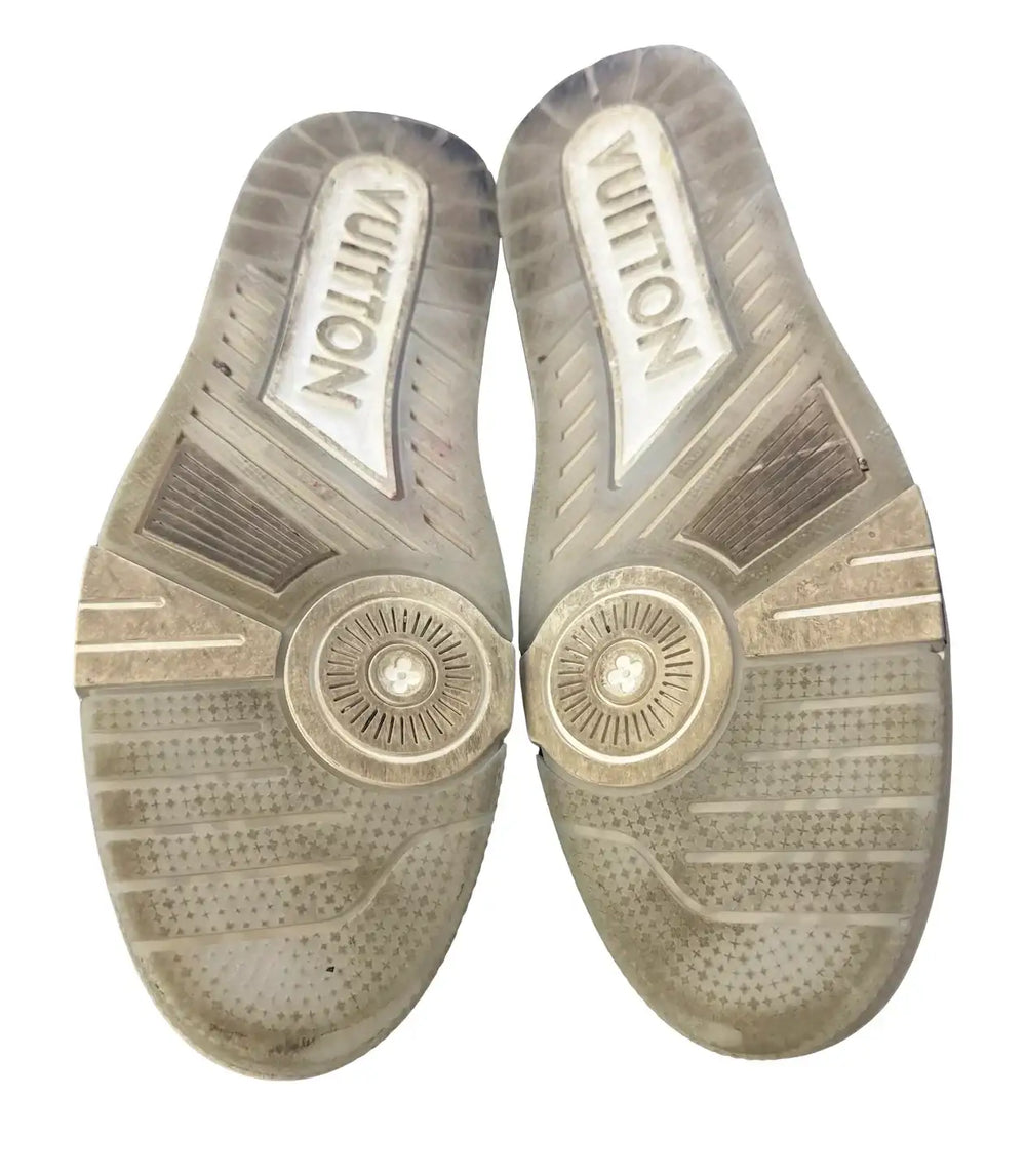 Louis Vuitton Trainer White Signature