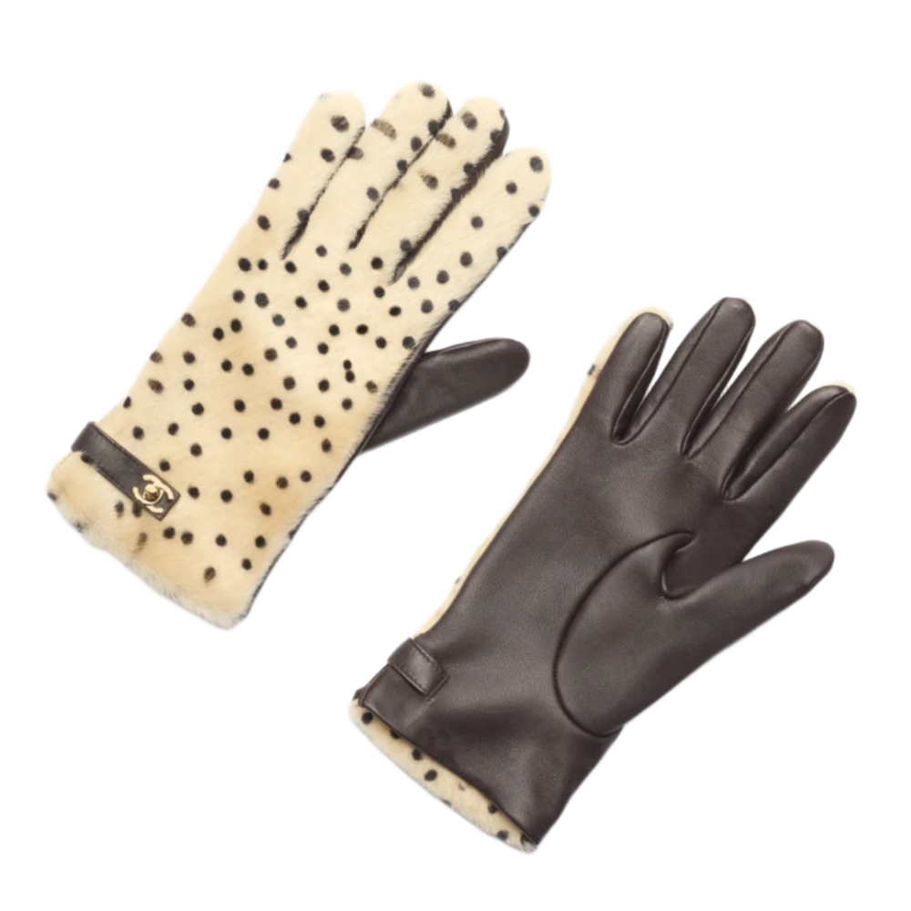 Chanel 26A 'Beige, Black, & Gold' Metiers d'art Turnlock Lambskin Women's Gloves