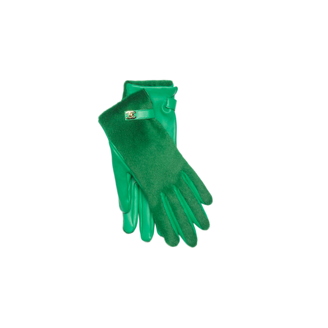 Chanel 26A 'Green & Gold' Metiers d'art Turnlock Lambskin Women's Gloves