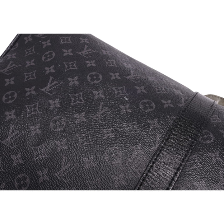 Louis Vuitton &