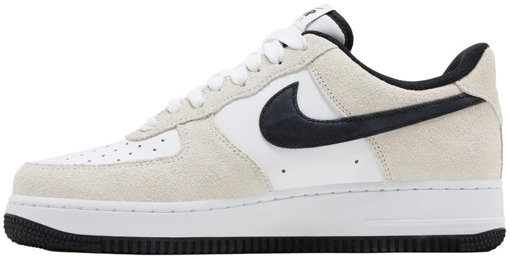 Nike Air Force 1 Low &
