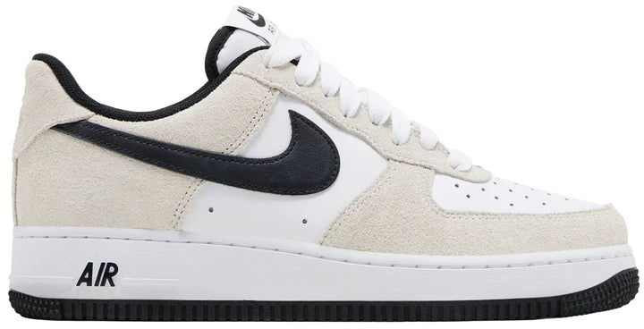 Nike Air Force 1 Low &